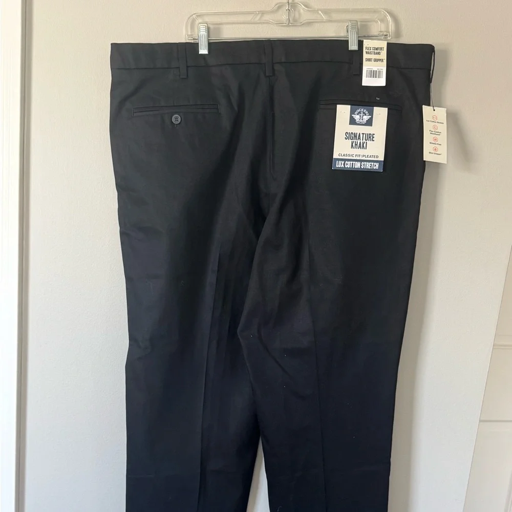 DOCKERS Men's Signature Khaki Lux Cotton Stretch Classic Fit Pants Black 44x30